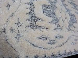 lot 175 image: Bazaar Zara Light GreyWhite 5 x 7...