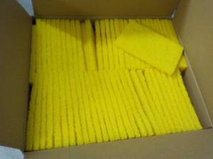 lot 206 image: 60 - 3 x 5 Scrubbing Pads...