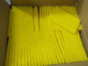 lot 208 image: 60 - 3 x 5 Scrubbing Pads...