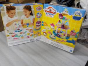 lot 224 image: 2 Play Doh Kitchen Creations...