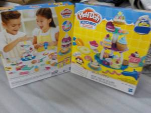 lot 226 image: 2 Play Doh Kitchen Creations...