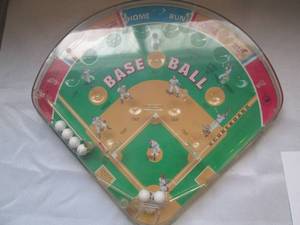 lot 530 image: Vintage tabletop baseball game in g...