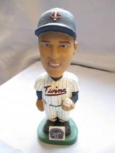 lot 554 image: Jim Kaat 7 bobblehead genuine hand...