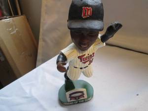 lot 582 image: Kirby Puckett Legend of the Dome mo...