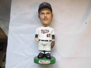 lot 585 image: Jack Morris 7 bobblehead genuine h...