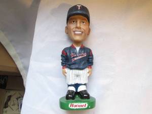lot 589 image: Billy Martin 7 bobblehead genuine ...