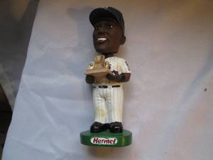 lot 590 image: Tori Hunter Golden Glove 7 bobbleh...