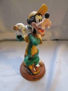 lot 598 image: Goofy 9 baseball bobblehead...