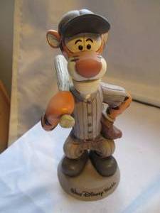 lot 599 image: Tigger 9 baseball bobblehead...