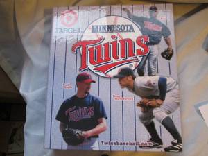lot 618 image: Minnesota Twins binder 50% full of ...