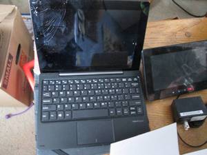 lot 321 image: Nextbook computer with a cracked sc...