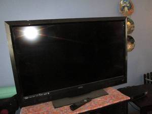 lot 7 image: Vizio 42 HDTV with remote...