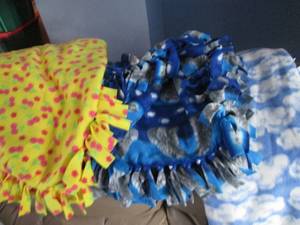 lot 346 image: 3Tie blankets...