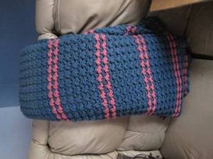 lot 347 image: Knitted afghan...