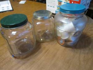 lot 375 image: 3 jars, one filled with KCups...