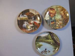 lot 384 image: 3 Collector plates...