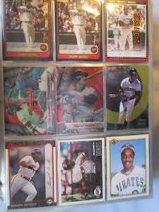 lot 643 image: Barry Bonds large binder FULL...