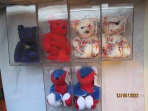 lot 680 image: 1999 6-pack of collectable sports b...