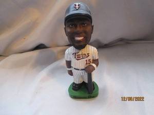 lot 734 image: Guzman bobble head...