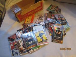 lot 768 image: Card sleeve full of protected cards...