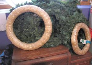 lot 33 image: Large number of crafting wreaths, a...