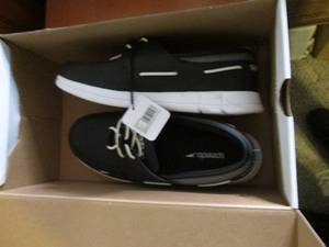 lot 460 image: Size 6 new speedo shoes in box...