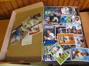 lot 467 image: Shoebox full of trading cards (see ...