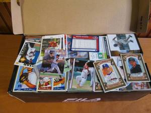 lot 477 image: Shoebox full of trading cards (see ...
