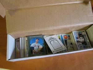 lot 487 image: Sleeve of collectable trading cards...
