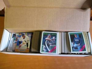 lot 488 image: Sleeve of collectable trading cards...