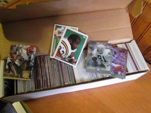 lot 499 image: Sleeve of collectable trading cards...