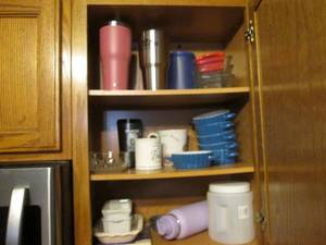 lot 393 image: Lot of kitchen cupboard contents, m...