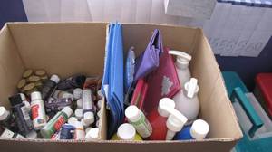 lot 43 image: Plethora of assorted crafting paint...