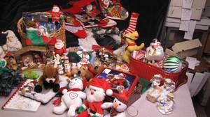lot 91 image: Tote filled with Christmas Decor
