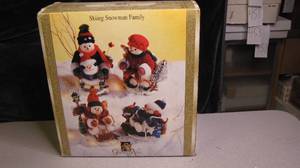 lot 99 image: Christmas Decor
