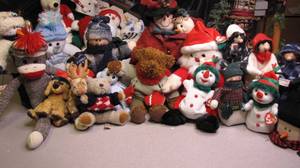 lot 102 image: Christmas Decor