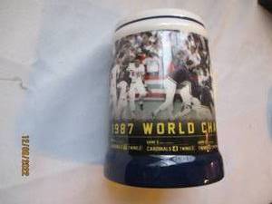 lot 814 image: Twins 1987 World Championship Comme...
