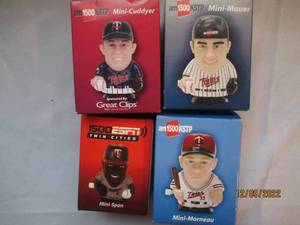 lot 817 image: Mini Baseball figurines and wizkids...