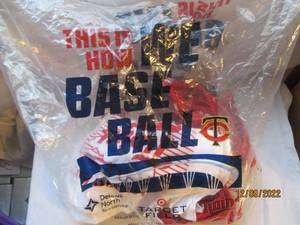 lot 819 image: Twins unused brand new souvenir tow...