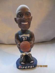 lot 836 image: Kevin Garnett Timberwolves painted ...