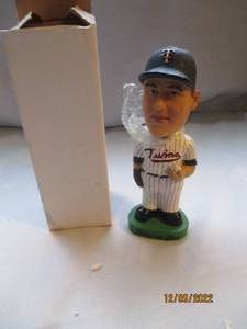 lot 846 image: Jim Katt 2002 Bobble head in box...