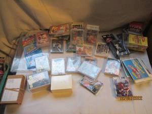 lot 854 image: Medium sized box of various cards s...