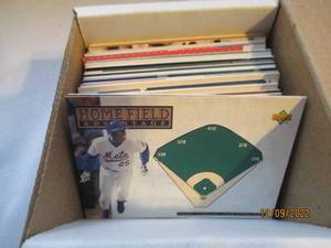 lot 855 image: Bobby Bonilla box of cards...