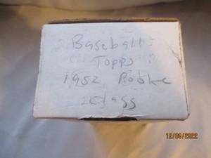 lot 859 image: 1952 Topps Rookie class card sleeve...