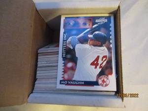 lot 869 image: Mo Vaughn box of cards...