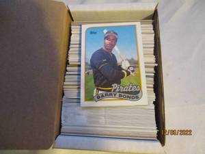 lot 870 image: Barry Bonds box of trading cards...