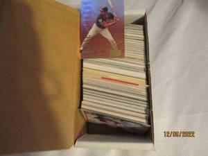 lot 873 image: Eddie Murray box of cards...