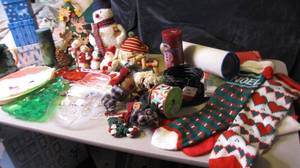 lot 103 image: Covered Tote Full of Christmas