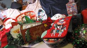 lot 105 image: Oversized Tote Overfull of Christmas