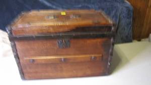 lot 118 image: Wooden Box